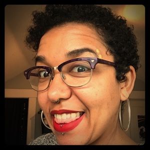 Meet this posher — Samantha!